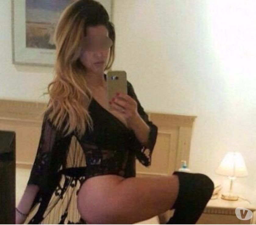 Belle blonde sexy fait de vous sa priorité